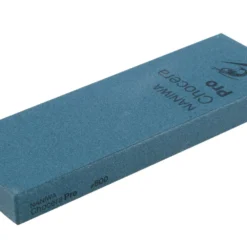 Naniwa Chocera Pro Schleifsteine Im Vorteilspack, Körnung 600 / 2000 / 5000 8 Naniwa Chocera Pro Schleifsteine Im Vorteilspack, Körnung 600 / 2000 / 5000 -Koch Klingen Verkaufsgeschäft NAPP 306 320 350 03 naniwa scaled