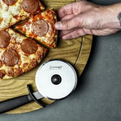 Triangle Pizzaschneider 11 Triangle Pizzaschneider -Koch Klingen Verkaufsgeschäft TR505771007 05 triangle pizzasnijder tr505771007 04 sfeerfoto
